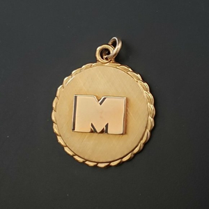 Monsanto‎ 10kt 10k Yellow Gold Charm Medallion Pendant